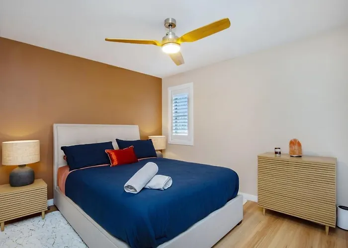 1 Bedroom Gem With Aircon Stroll To Beach